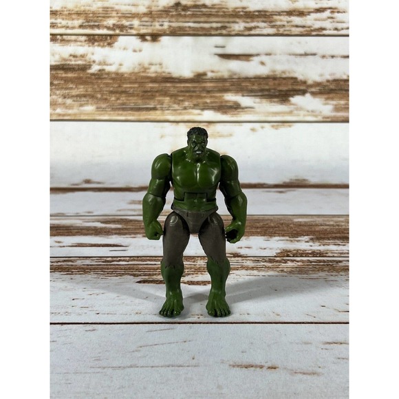 2011 Hasbro Marvel Universe Series 4 Incredible Hulk 4.75" Posable Action Figure - Picture 1 of 6
